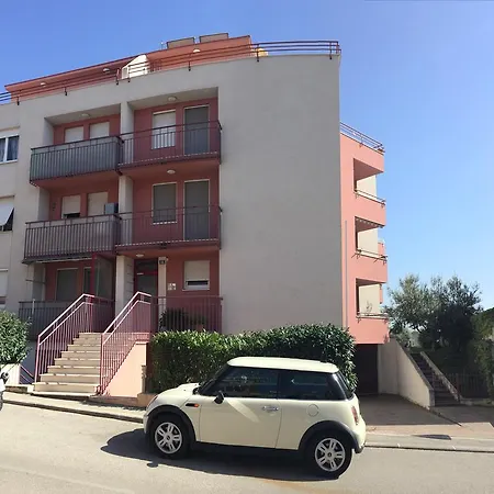 Duje Apartment *
